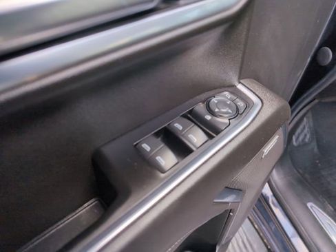 Used 2022 GMC Sierra 1500 Elevation w/ Elevation Premium Package image 17