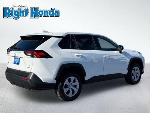 Used 2025 Toyota RAV4 LE AWD/4WD image 8