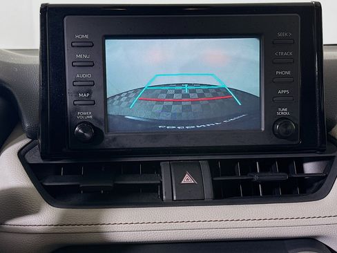 Used 2019 Toyota RAV4 XLE w/ Convenience Package FWD image 25