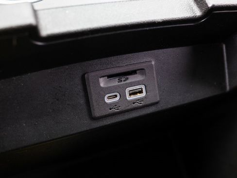 Used 2021 Chevrolet Suburban Z71 w/ Z71 Off-Road Package image 23