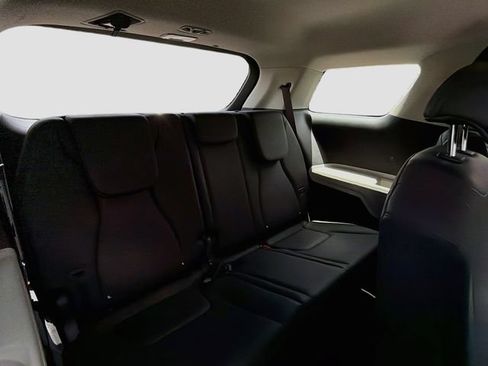 Used 2024 Kia Carnival LX FWD image 26