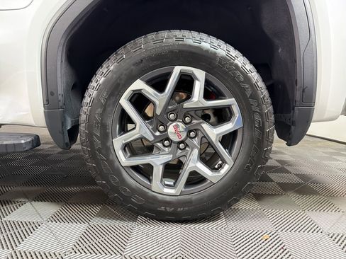 Used 2024 GMC Sierra 1500 SLT w/ SLT Premium Package image 10