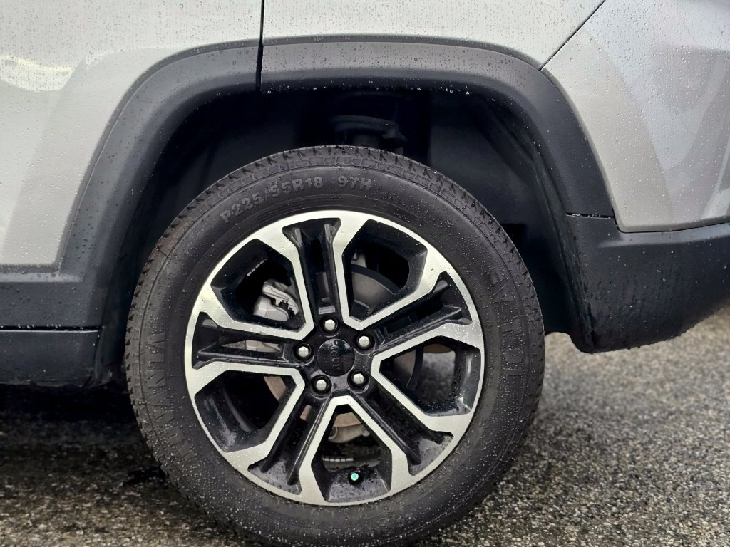 Certified 2022 Jeep Compass Limited AWD/4WD image 9