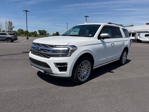 Used 2024 Ford Expedition Platinum AWD/4WD image 1