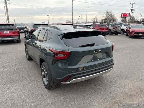New 2026 Chevrolet Trax LT w/ Sunroof Package image 4
