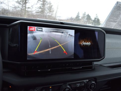 Certified 2024 Jeep Wrangler Sahara w/ Technology Group image 23