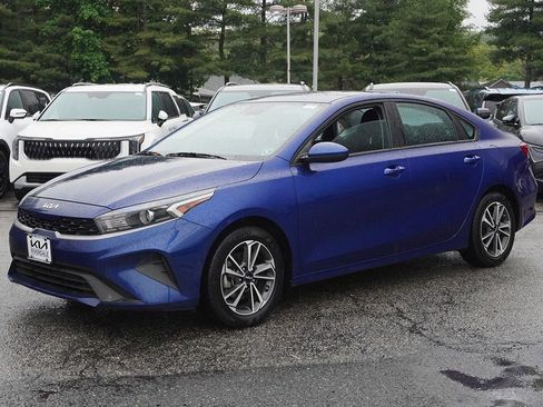 Used 2023 Kia Forte LXS FWD image 3