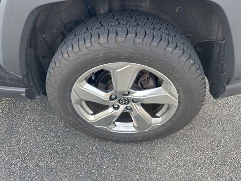 Used 2021 Toyota RAV4 Limited image 7