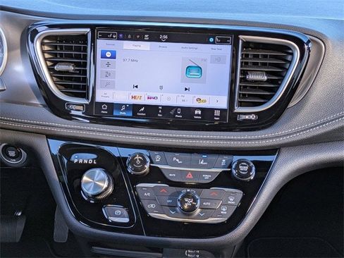 New 2026 Chrysler Pacifica Select image 20