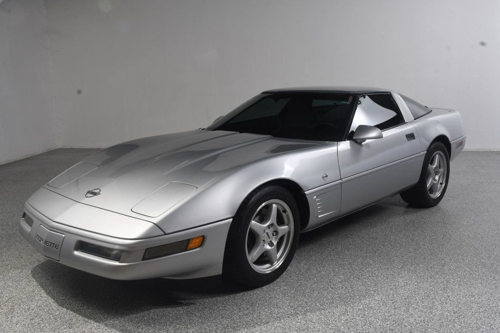 Used 1996 Chevrolet Corvette Coupe RWD image 2