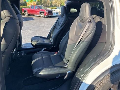 Used 2022 Tesla Model X Plaid image 15