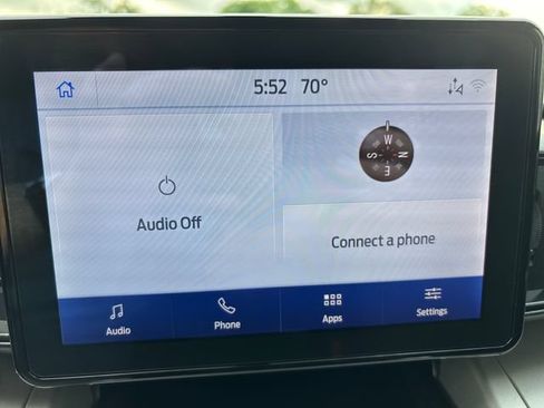 Used 2023 Ford Explorer XLT AWD/4WD image 17