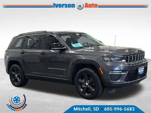 Used 2023 Jeep Grand Cherokee Limited w/ Trailer Tow Prep Group (B) AWD/4WD image 1