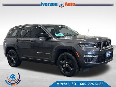 Used 2023 Jeep Grand Cherokee Limited w/ Trailer Tow Prep Group (B)