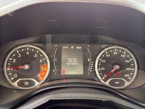 Used 2016 Jeep Renegade Latitude image 8