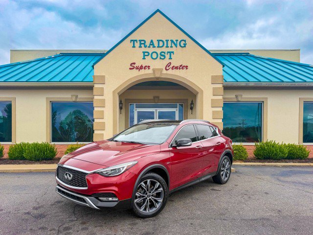 Used 2018 INFINITI QX30 Premium w/ Cargo Package AWD/4WD image 25