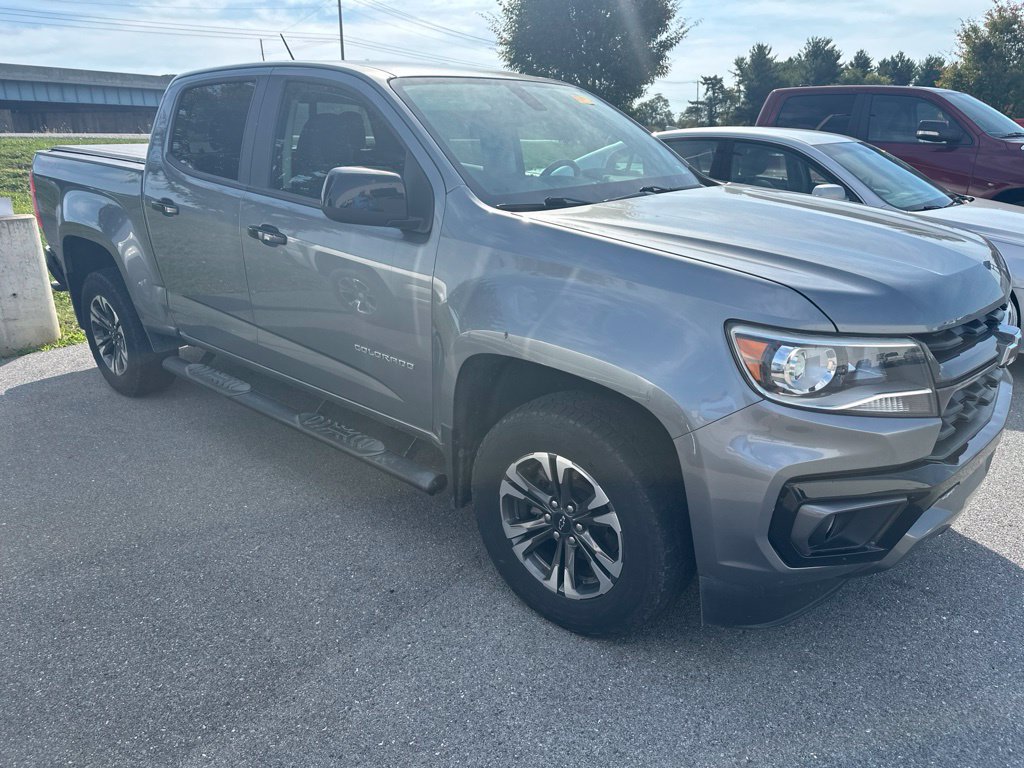 Used 2021 Chevrolet Colorado Z71 AWD/4WD image 2