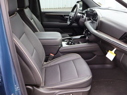 Used 2025 Chevrolet Tahoe Premier image 40