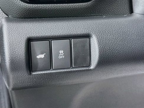 Used 2025 Honda Pilot Touring image 11