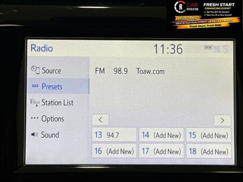 Used 2019 Toyota Camry SE w/ Convenience Package FWD image 17