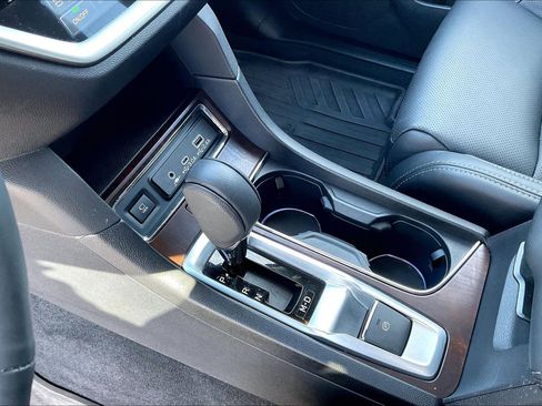 Used 2024 Subaru Ascent Touring image 14