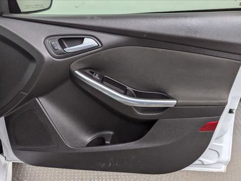 Used 2015 Ford Focus ST image 22