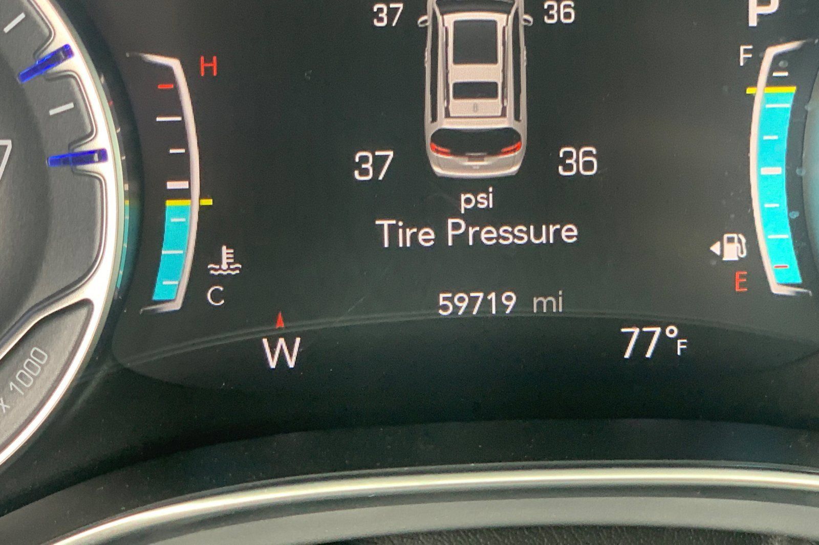 Used 2025 Chrysler Pacifica Limited FWD image 34