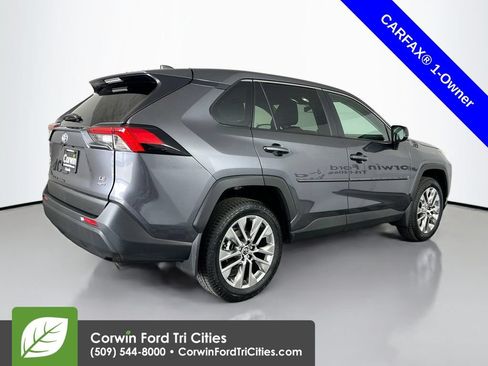 Used 2025 Toyota RAV4 LE AWD/4WD image 15