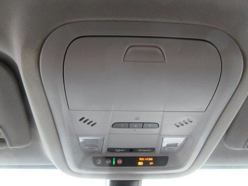 Used 2018 GMC Acadia SLT image 13