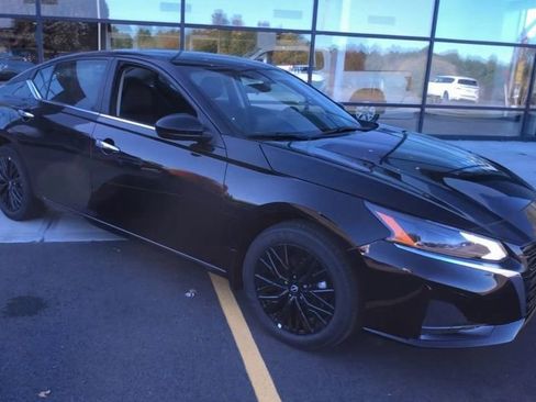 New 2025 Nissan Altima 2.5 SV w/ SV Special Edition Package image 3