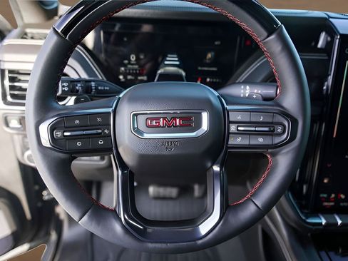 Used 2025 GMC Yukon AT4 Ultimate AWD/4WD image 15