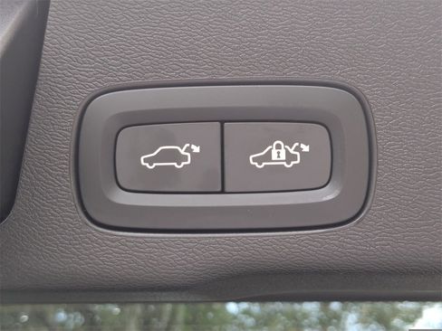 New 2026 Volvo XC60 B5 Plus w/ Climate Package image 14