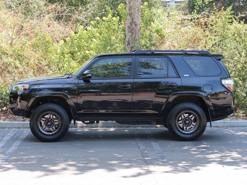 Used 2016 Toyota 4Runner SR5 Premium AWD/4WD image 5