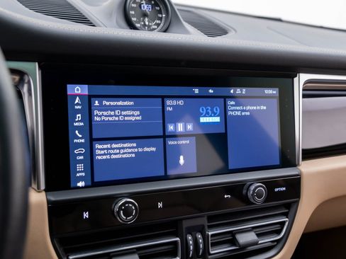 Certified 2023 Porsche Macan Turbo image 21