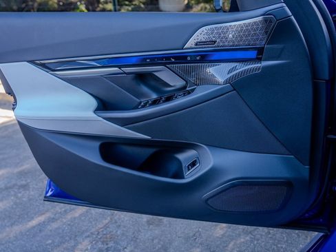 Used 2026 BMW M5 w/ Executive Package image 16