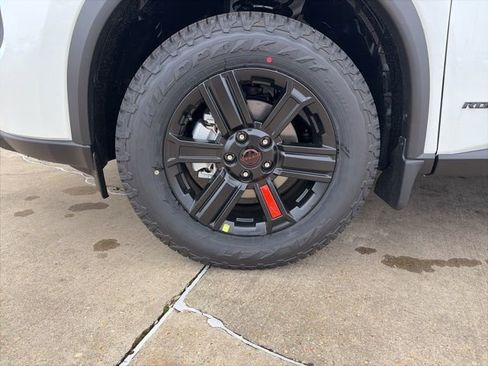 New 2026 Nissan Rogue SV AWD/4WD image 8