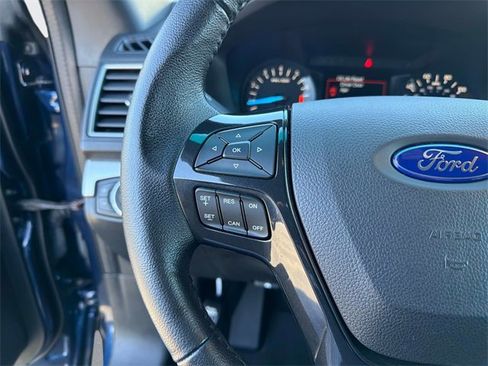 Used 2017 Ford Explorer XLT image 32