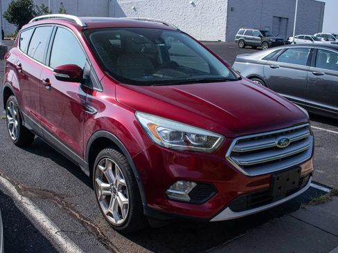 Used 2019 Ford Escape Titanium FWD image 3