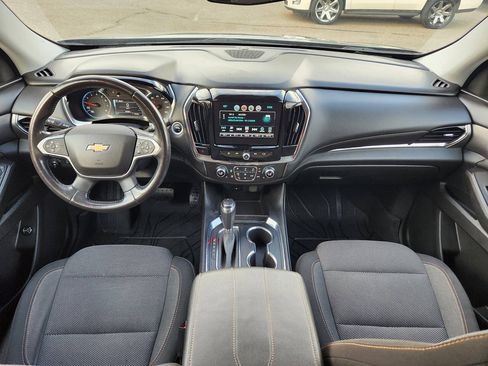 Used 2018 Chevrolet Traverse LT FWD image 3