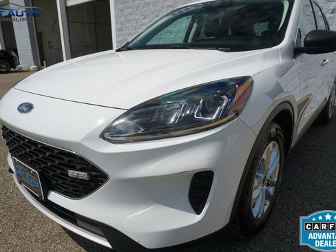 Used 2022 Ford Escape SE FWD image 5