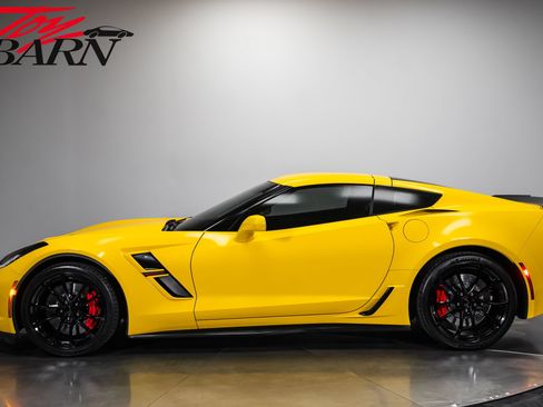 Used 2019 Chevrolet Corvette Grand Sport w/ Carbon Flash Badge Package RWD image 10