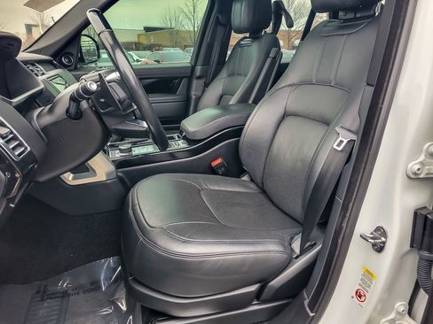 Used 2020 Land Rover Range Rover HSE image 8