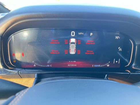 Used 2022 Jeep Grand Wagoneer Series III w/ Rear Seat Video Group 1 image 15