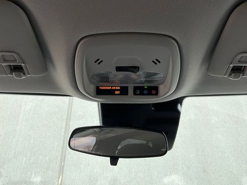 Used 2025 Chevrolet Trax LT image 15