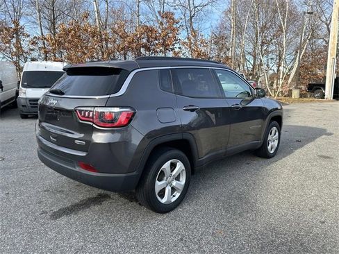 Used 2019 Jeep Compass Latitude image 3