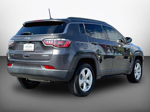 Used 2019 Jeep Compass Latitude w/ Cold Weather Group AWD/4WD image 6