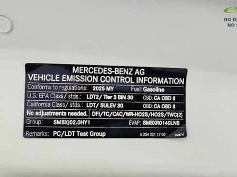Used 2025 Mercedes-Benz GLC 300 4MATIC image 63