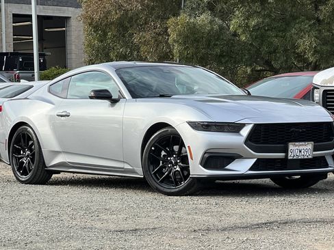 Used 2025 Ford Mustang Coupe image 2