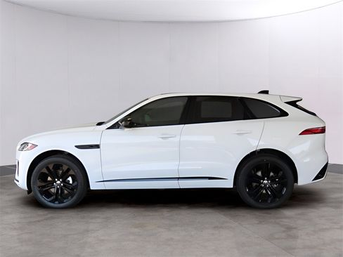 Used 2025 Jaguar F-PACE R-Dynamic S image 4