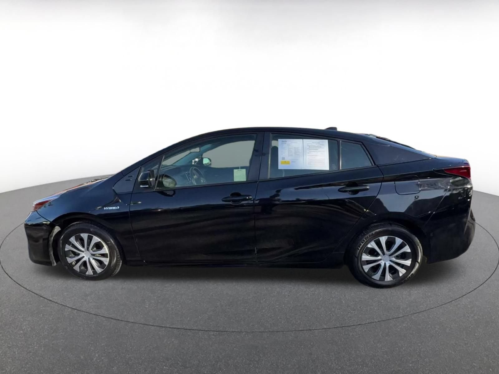 Used 2022 Toyota Prius LE FWD image 8